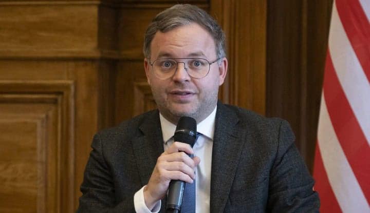 Orbán Balázs távozását követelik: Politikai válság a kormányban?