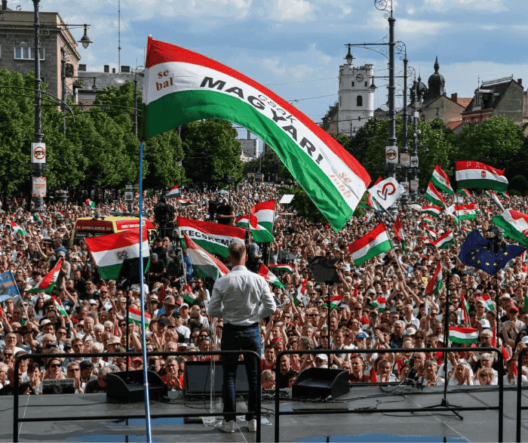 Závecz: Tovább csökkent a különbség a Fidesz és a Tisza Párt között