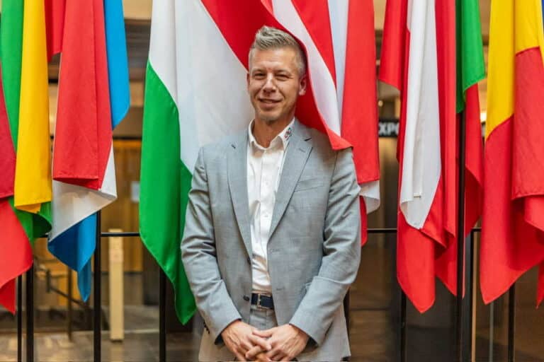 Magyar Péter vallomása felrobbantotta a közéletet: „Igen, én irányítok mindent! Mészáros, Tiborcz és Rogán csak a bábjaim”