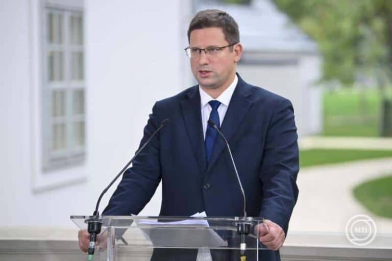 Gulyás Gergely: Magyarország ki akar maradni a kereskedelmi hidegháborúból