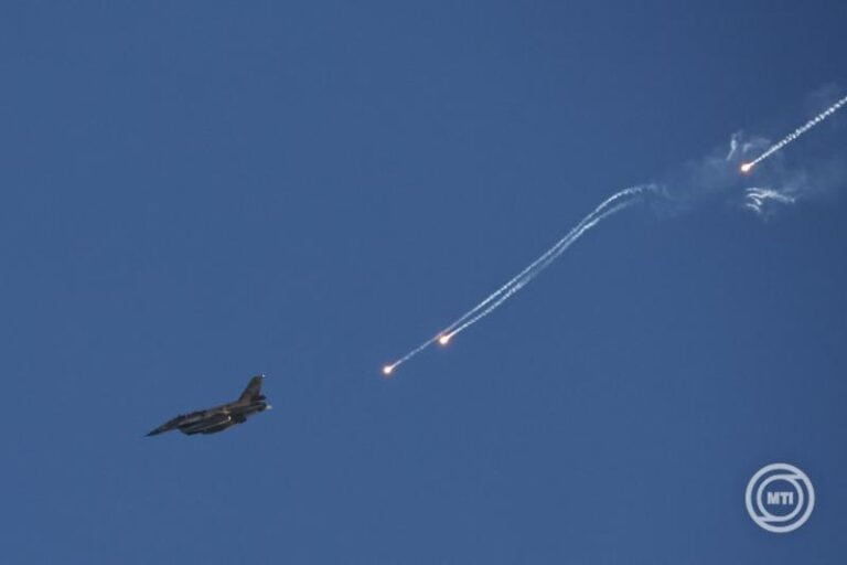 Izraeli légicsapás iráni célpontok ellen: Szombat hajnalban súlyos támadás érte Irán katonai infrastruktúráját