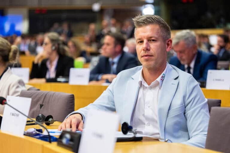Magyar Péter és a TISZA Párt állásfoglalása az Európai Parlament Ukrajnát támogató határozatáról