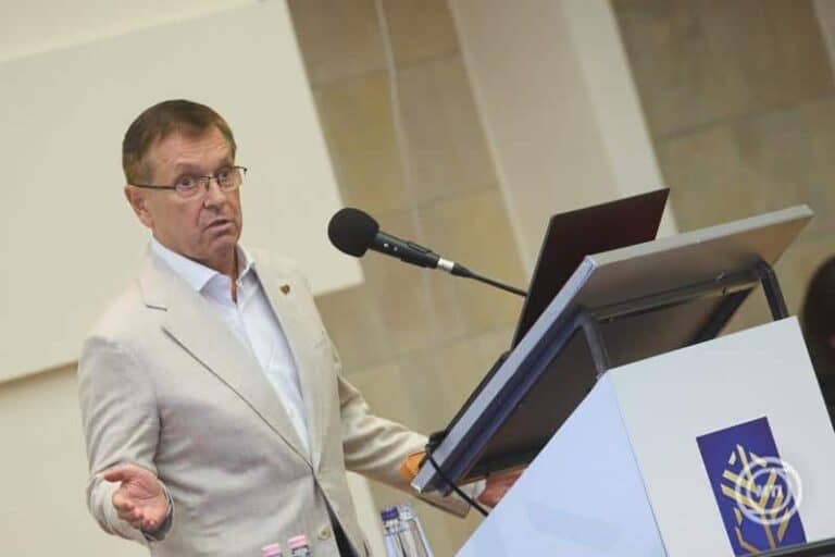 Amikor a luxus az űrből is látszik: Matolcsy Ádám 3,5 milliárdos dubaji villát bérelt, miközben Magyarországon emberek tömegei a létminimum alatt élnek