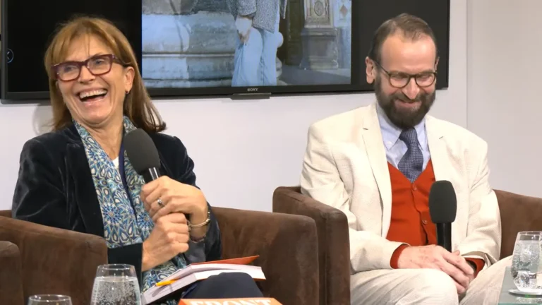 Maga Lévai Anikó fogadta vissza Szájer Józsefet a Fideszbe