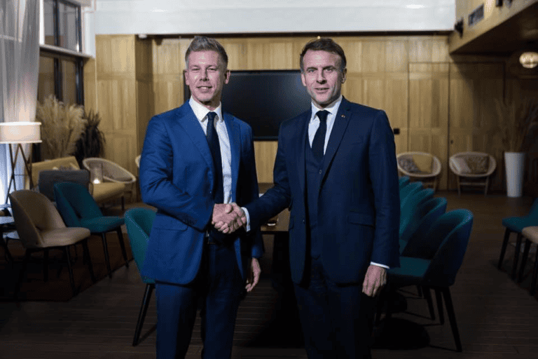 Magyar Péter Emmanuel Macron francia elnökkel tárgyalt