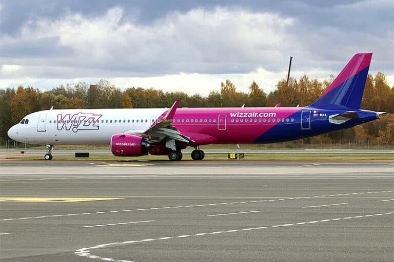 Szigorít a Wizz Air: még szigorúbban ellenőrzik a kézipoggyászokat