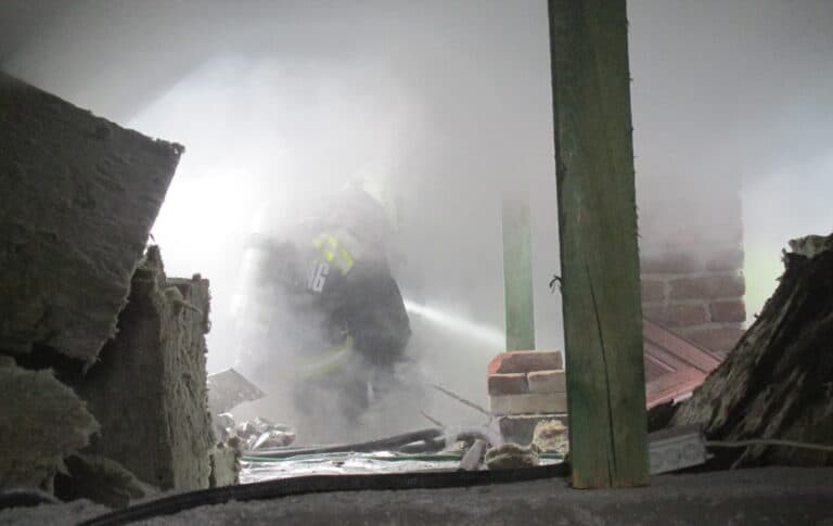 Lerakódott korom izzott és égett a kéményekben