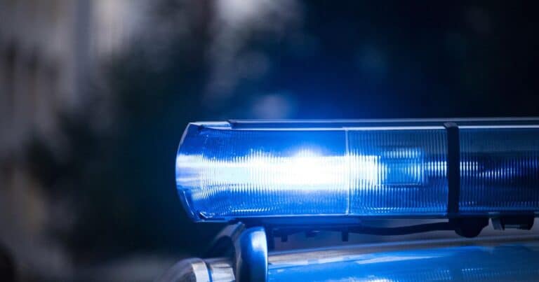 Összeütközött két autó Bátonyterenyén, teljes útzárat rendeltek el az érintett szakaszon