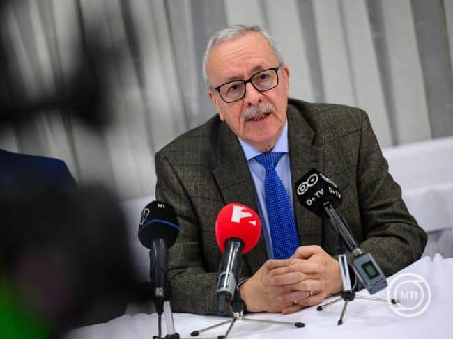 nemzetbiztonsági vizsgálat derítheti ki, hogy ki mozgatta a szálakat a szír repülőgépről megjelent álhírek terjesztésében