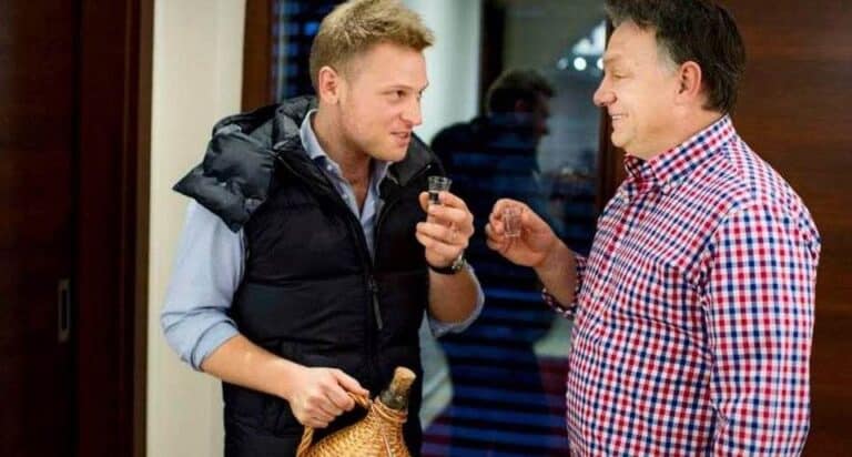 Valljon színt Orbán Viktor Tiborcz István szerepéről és a minisztériumi épületek sorsáról