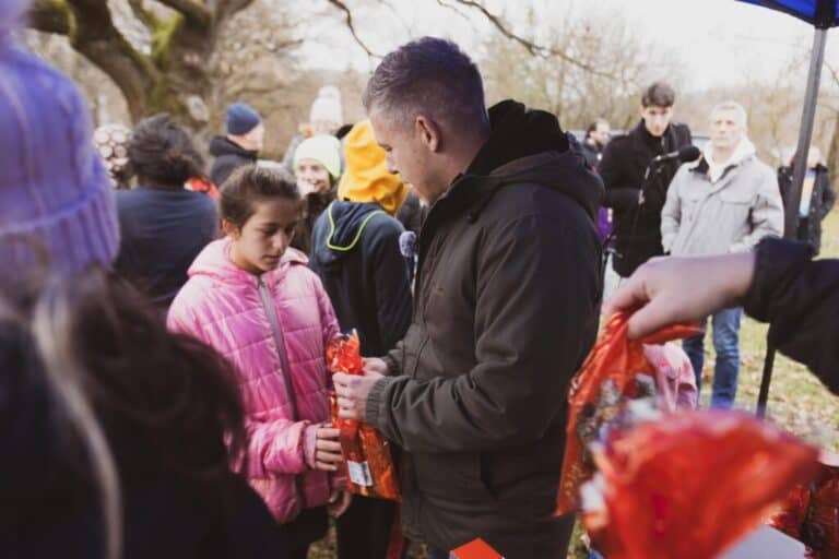 az ország legszegényebb településein a „Mennyből az angyal” programsorozat keretében