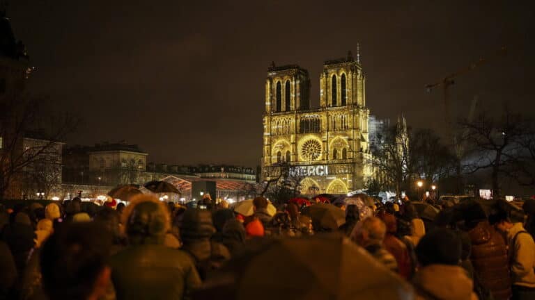 Orbán Viktor nélkül nyitották meg a Notre-Dame-ot