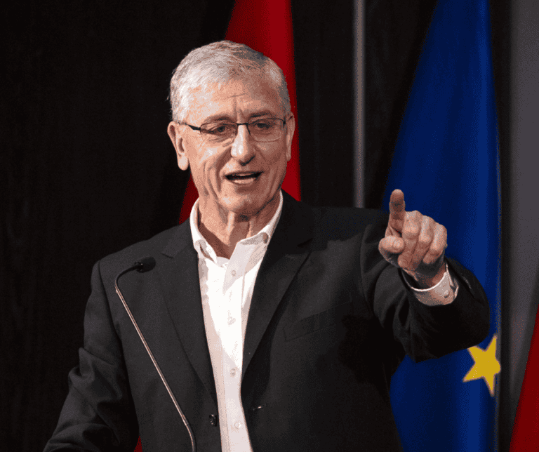 Ideje megregulázni a bankokat – Üzenet a pénzintézetek kapzsisága ellen