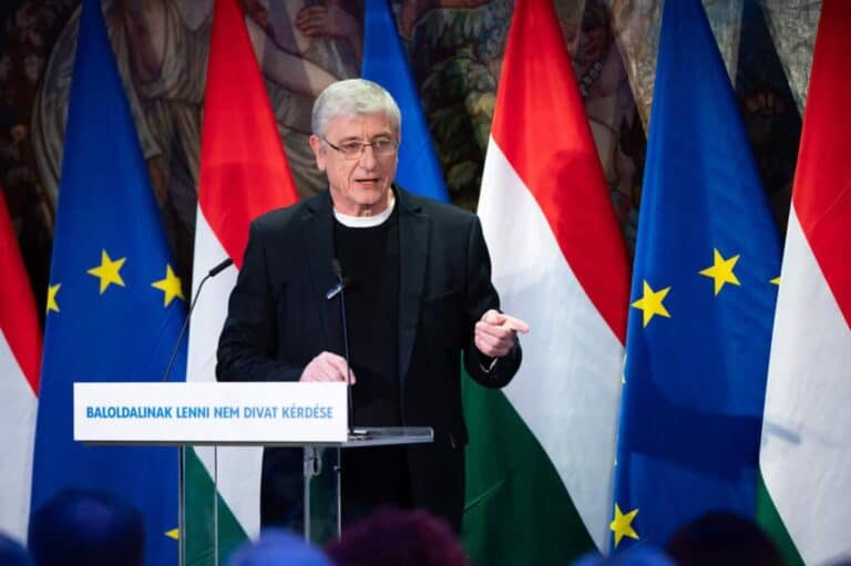 DK figyelmeztet a politikai szélsőjobb és üzleti gigászok szövetségének veszélyeire