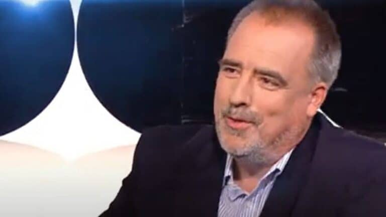 Magyar Péter TISZA Pártja és Orbán Viktor kormányfő politikai versenye