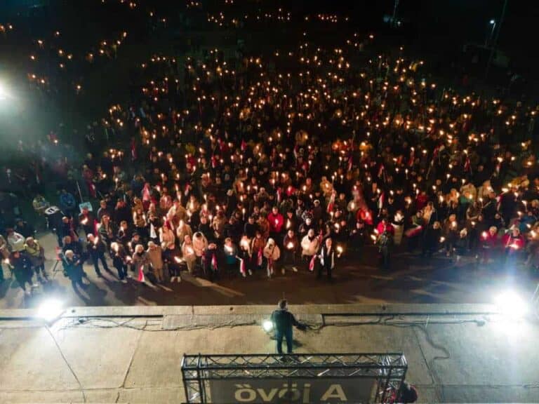 Magyar Péter TISZA pártja toronymagasan vezet Orbán Viktor Fideszével szemben