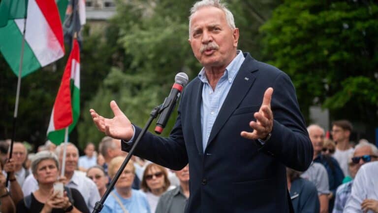 a jobboldal nem tud mit kezdeni Magyar Péterrel