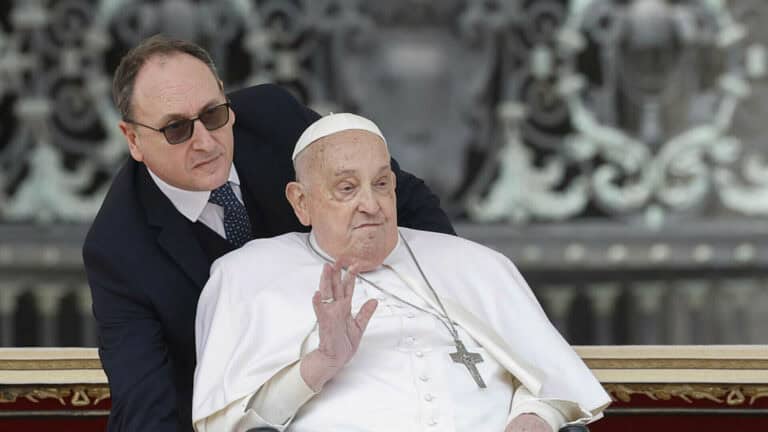 Ferenc pápa utolsó gesztusa: megható búcsú az ápolójától