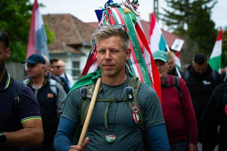 Magyar Péter: A Fidesz pénzt is adhatott a Simion kampány támogatására