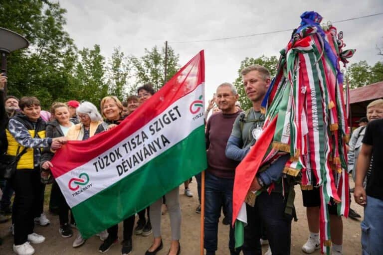 Egymillió lépés – A Tisza Párt köszönetet mond a Tisza szigetek közösségeinek