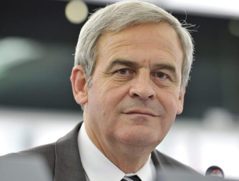 Tőkés László szerint Orbán keresztény-konzervatív szövetségest lát Simionban