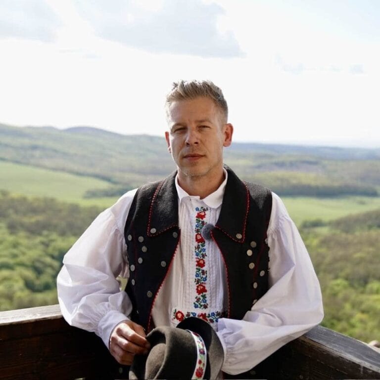 Így lehetsz Orbán köztársasági elnöke – Magyar Péter vicces videóval osztotta ki a rendszert