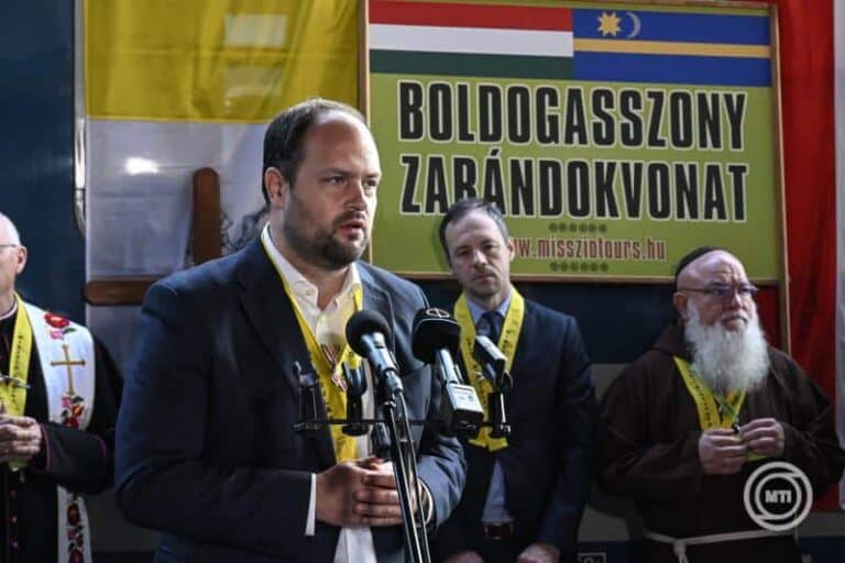 Elindult a 12. Boldogasszony zarándokvonat Budapestről a csíksomlyói pünkösdi búcsúra