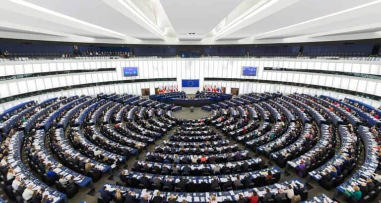 Elbukott a bizalmatlansági indítvány az Európai Bizottság ellen