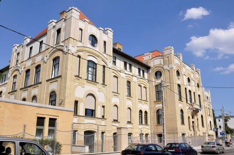 Itt az első, Polt utódja által elsikált mocskos ügy – Hadházy Ákos szerint nem nyomoznak az Uzsoki VIP-részleg botrányos ügyében