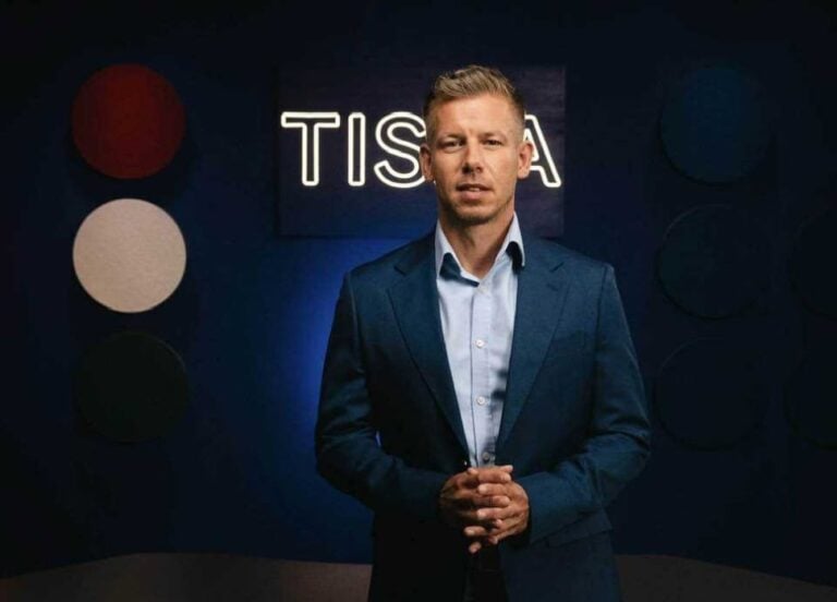 Magyar Péter: Orbán Viktor bedobta a törülközőt