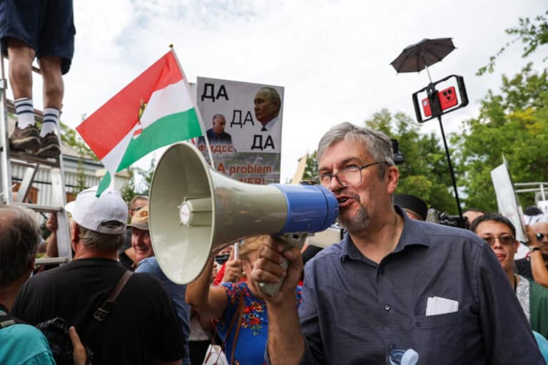 Hadházy: Az RTL megszerzése lehet a 4iG-üzlet valódi célja – Újabb milliárdos állami manőver árnyékolja be a magyar médiapiac jövőjét