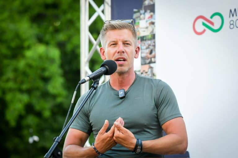 Magyar Péter: „Szégyellje magát a báb köztársasági elnök” – durva ellenzéki reakciók Sulyok Tamás posztjára