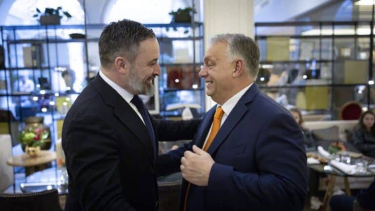 Példa nélküli hitelt adott Mészáros Lőrinc bankja a Fidesz szélsőjobboldali spanyol szövetségesének