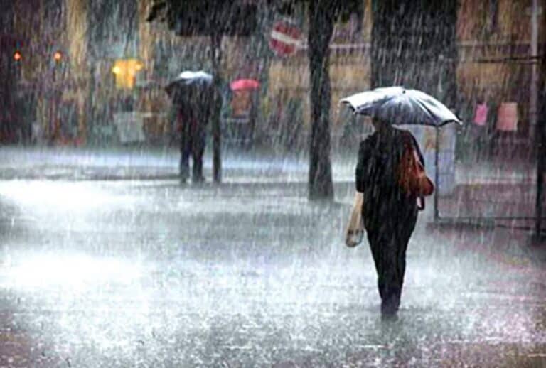 Zivatart, jégesőt, villámárvizet hozhat a vasárnap