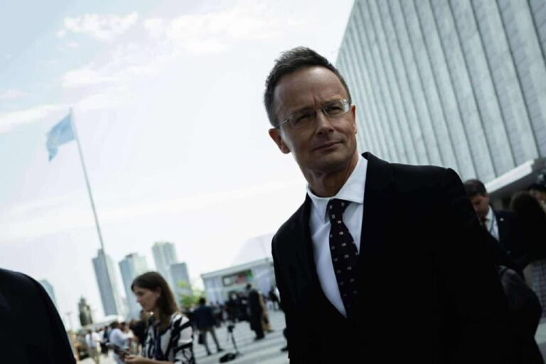 Szijjártó Péter: Ez minden határon túlmegy. Ez teljesen új helyzet