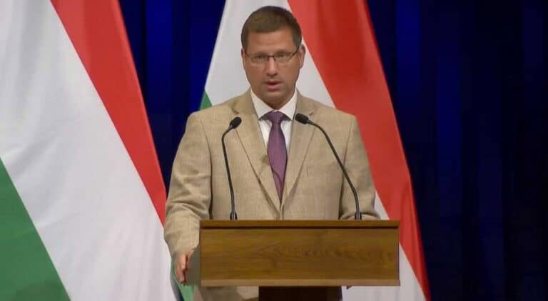 Gulyás Gergely nem tart attól, hogy a Szőlő utcai ügy a kormánypártoknak káros lenne, sőt, szerinte az ellenzék lepleződött le