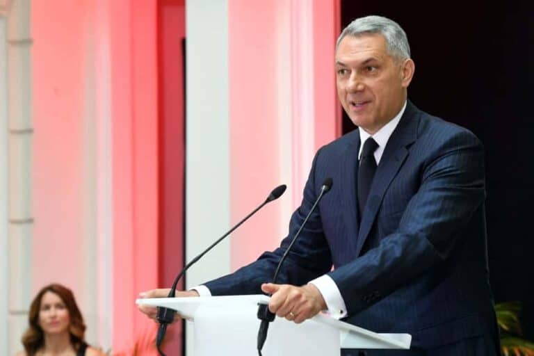 Lázár János alapítványához került több ezer hektárnyi föld, amit eddig börtönök használhattak