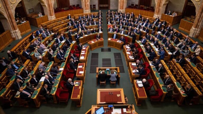 Magyar Péter: „Mert egy nép azt mondta: Elég volt” – a TISZA Párt elnöke országos összefogásra hív október 23-án