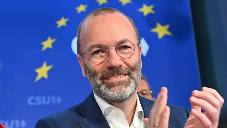 Manfred Weber üzent Orbán Viktornak – egységes európai fellépést sürgetett az ukrajnai háború ügyében