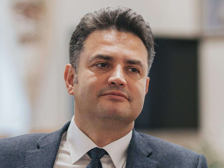 Súlyos vád: kormányhivatali dolgozók és „verőlegények” Orbán Viktor fórumain?