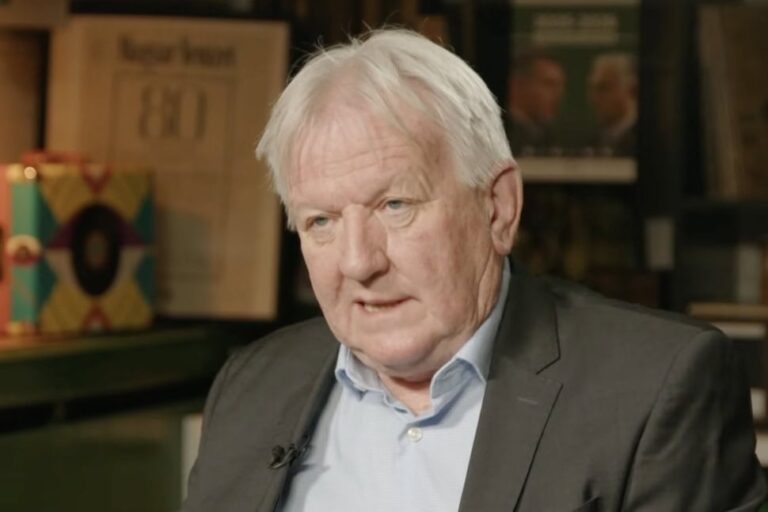 Závecz Tibor: Ma az a domináns hangulat Magyarországon, hogy kormányváltás kellene, de a választás a 106 egyéni választókerületben fog eldőlni