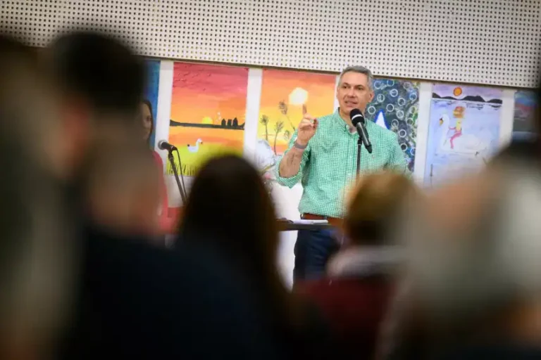 21 Kutatóközpont: A magyarok 55 százaléka szerint le kellene mondania Lázár Jánosnak a vécépucolós kijelentése után