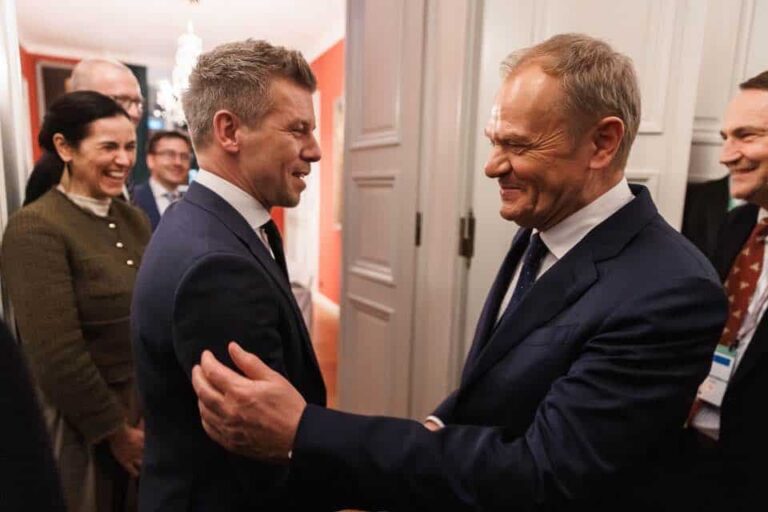 Magyar Péter az ország következő külügyminisztereként mutatta be Orbán Anitát a lengyel miniszterelnöknek