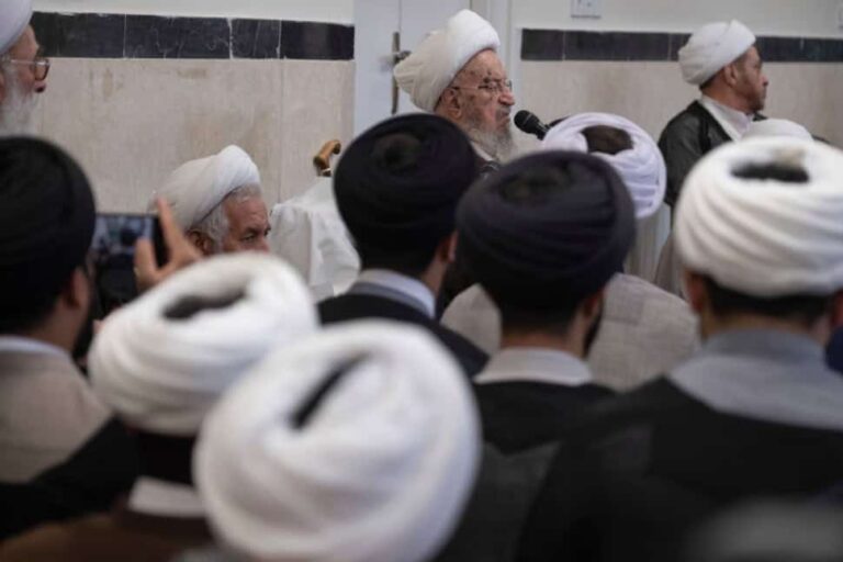 Meghalt Ali Hamenei ajatollah: Irán történelmi fordulóponthoz érkezett, több mint 4000 magyar rekedt a háborús övezetben