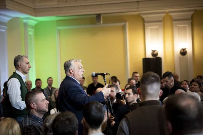 Orbán: Nem szeretnék úgy választásba menni, hogy közben egy gazdasági káosz bontakozik ki az ország horizontján