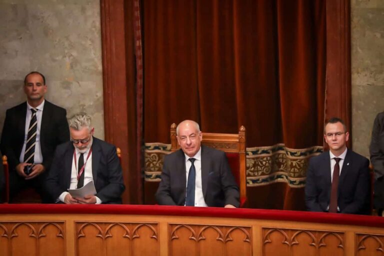 Magyar Péter: a Tisza-kormány tagjai nem kérnek a „báb köztársasági elnök” gratulációjából
